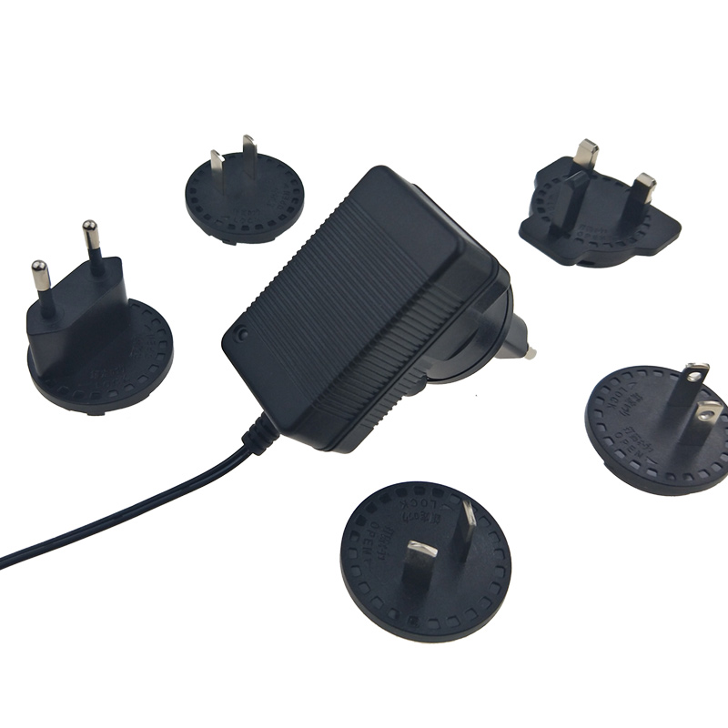 18v-0.7a-interchangeable-plug.jpg